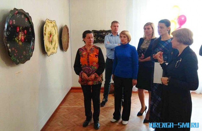 Выставка народных промыслов открылась в поселке Магистральном