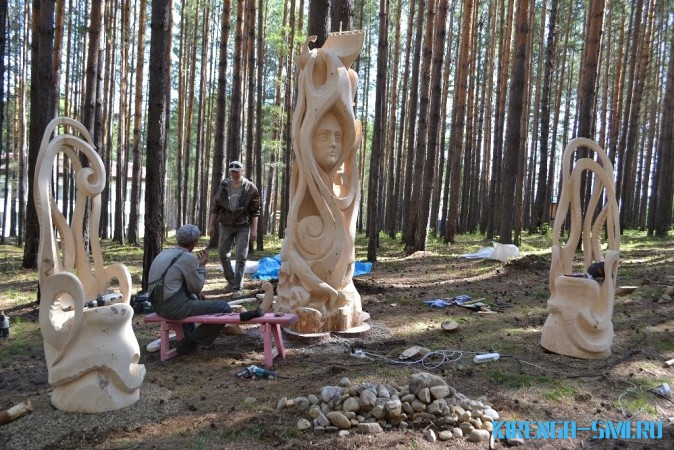 Японец и бразильцы победили на фестивале деревянной скульптуры «Лукоморье» в Ангарске