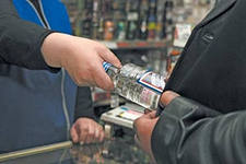 Розничная продажа алкоголя запрещена в Иркутской области целую неделю из-за последних звонков