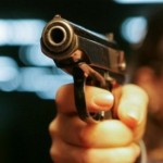 В Усть-кутском районе двое мужчин устроили стрельбу по людям в баре