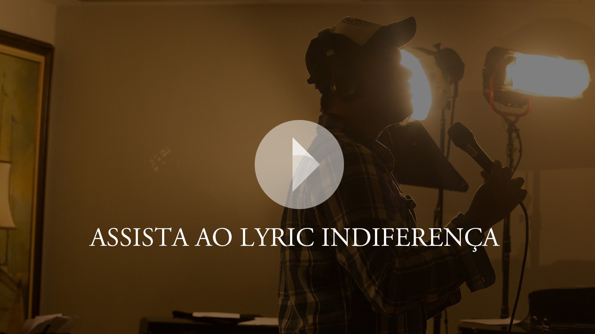 Indiferença - Sorriso Maroto (Lyric Vídeo)